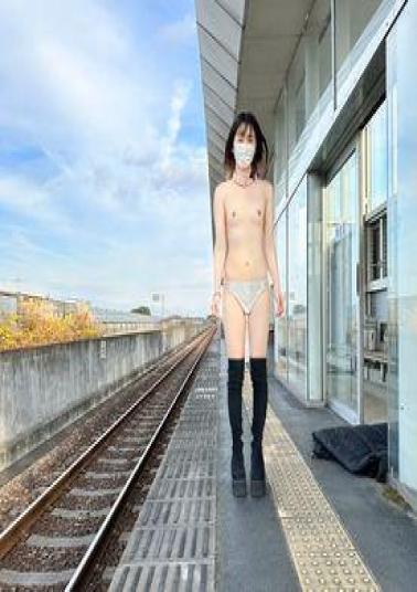 FC2PPV-4235504 The State Of Exposure Training Teaching! A Station Platform, A Naked Coat On A Train, And A Commercial Facility With "breasts" In The Room. A Story Of A Hairy JD Who Is Played With Various Toys And Completely Cums In The Whites Of His Eyes In The Shame That He Might Be Found Out.