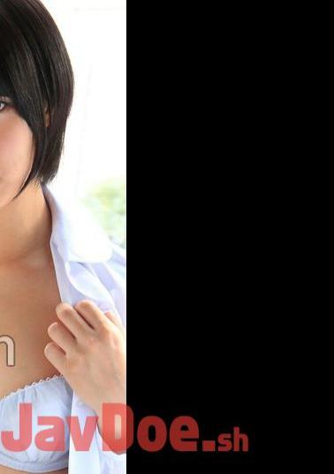 COM-400 Boyish Beautiful Girls Love Swallowing