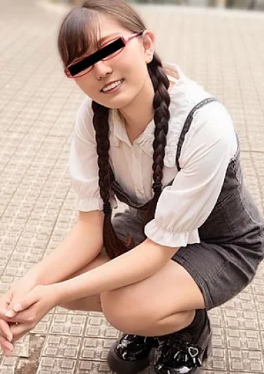 10musume 10-021426-01 A girl with red glasses who is also very interested in developing her buttocks