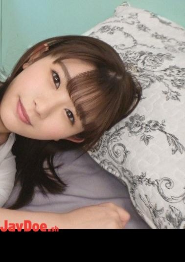 SIRO-4107 First shot She secretly passes away... Sea stains on the sheets A 19-year-old who really feels it with her ears turning red. The girl who was talking with a cute smile...Amateur applicant, first AV shooting 131